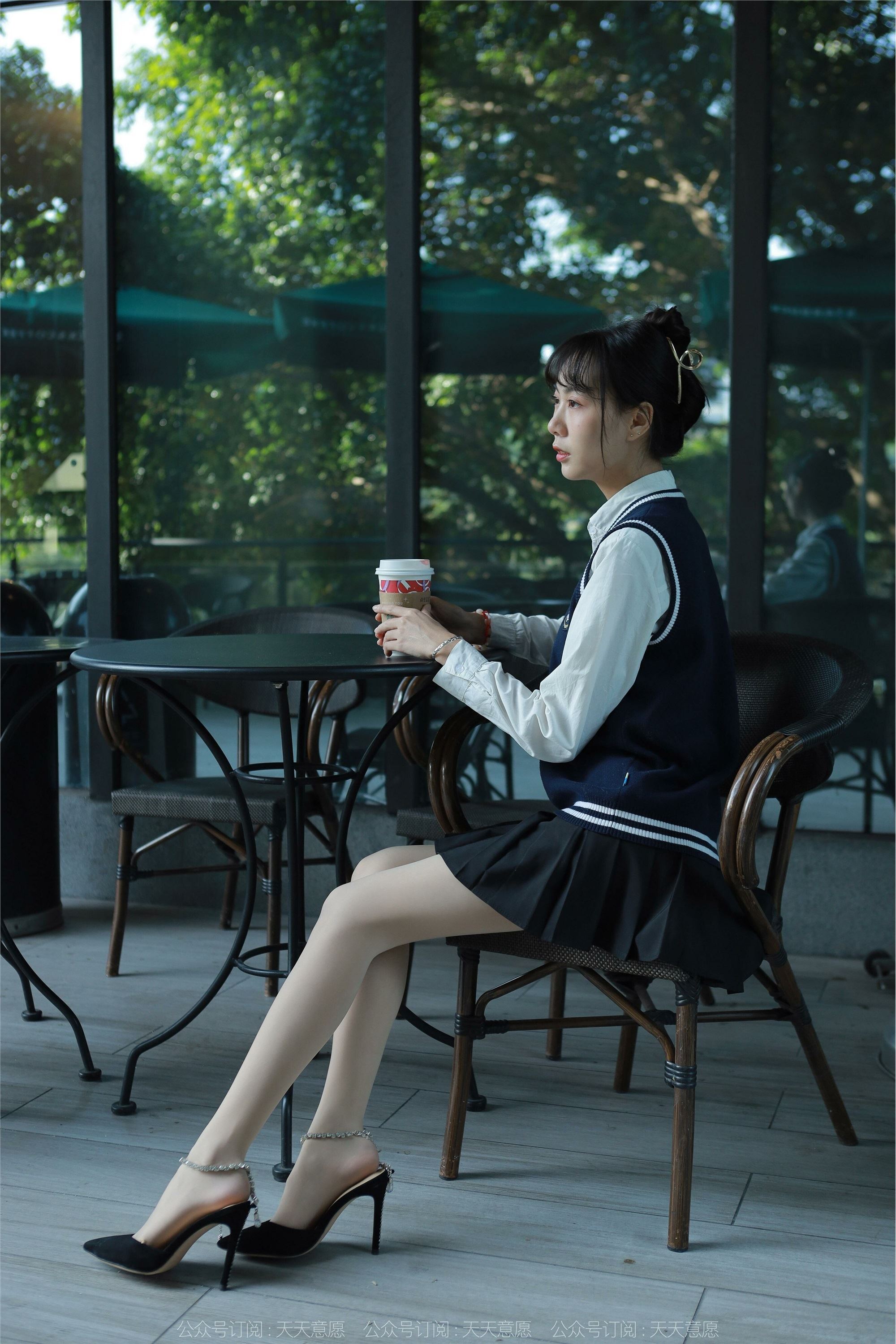 IESS异思趣向  2022.01.10 丝享家985：团团《纯玉学苑装》